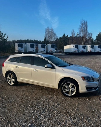 Volvo V60 Cross Country cena 43500 przebieg: 294000, rok produkcji 2015 z Łuków małe 16